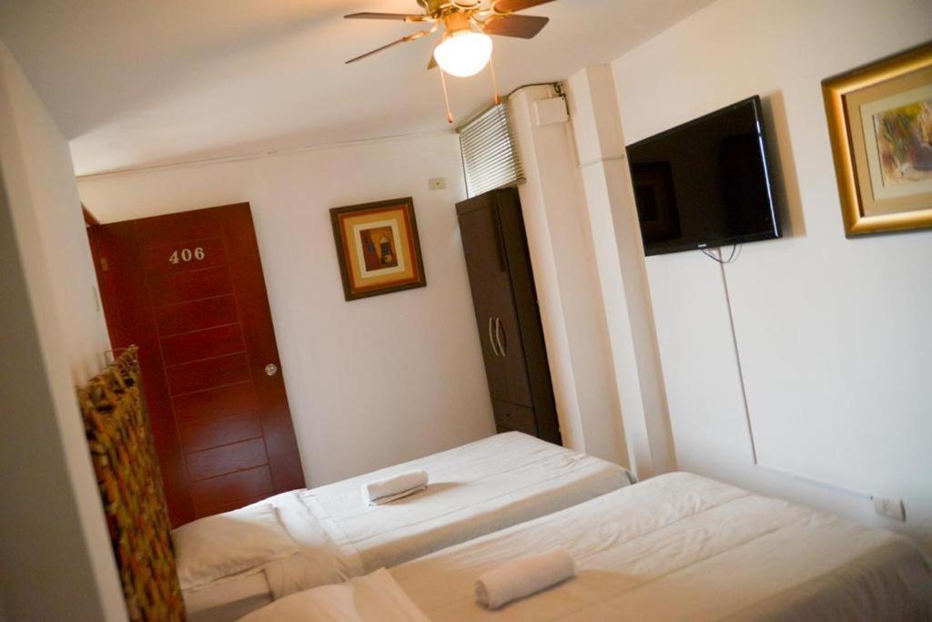 Hotel Las Condes Trujillo Exteriör bild